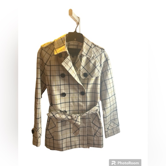 56. Coach Tattersall Ivory Plaid Short Belted Trench Coat, Size XS - Picture 5 of 9